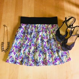 🦄🦄🦄Medium Floral  bright mini skirt